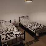 Simbas House דירה לאונידיון