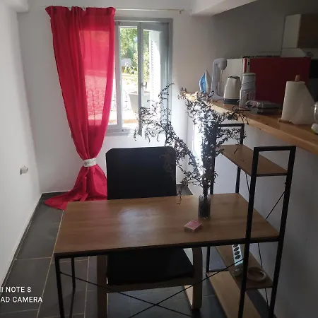 公寓 Simbas House 利昂尼迪翁