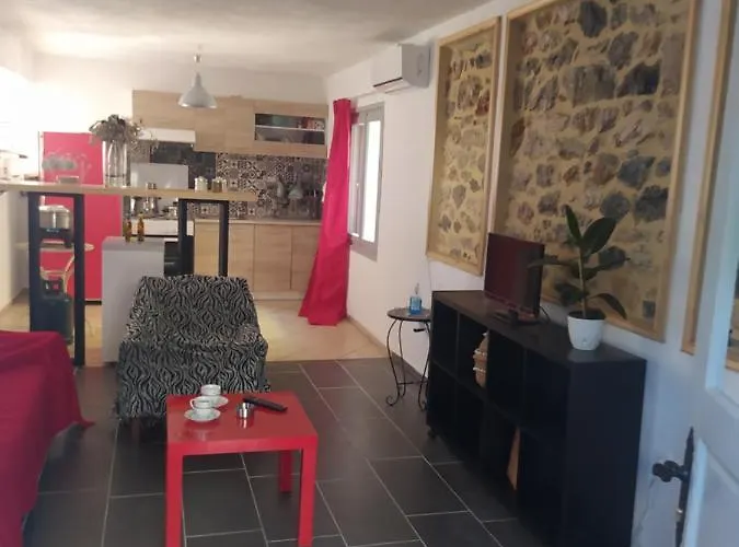 Simbas House * Leonídion